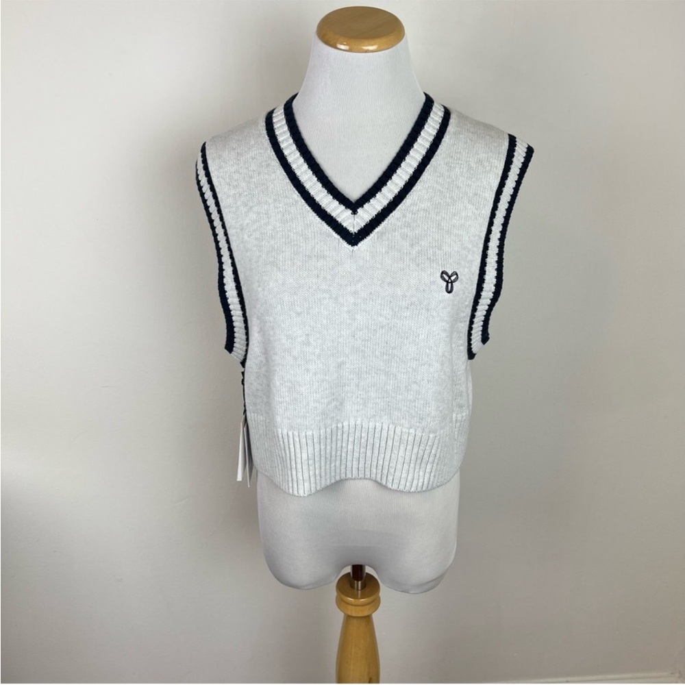 Aritizia TNA Marcy Sweater Vest Light Gray Navy Size S